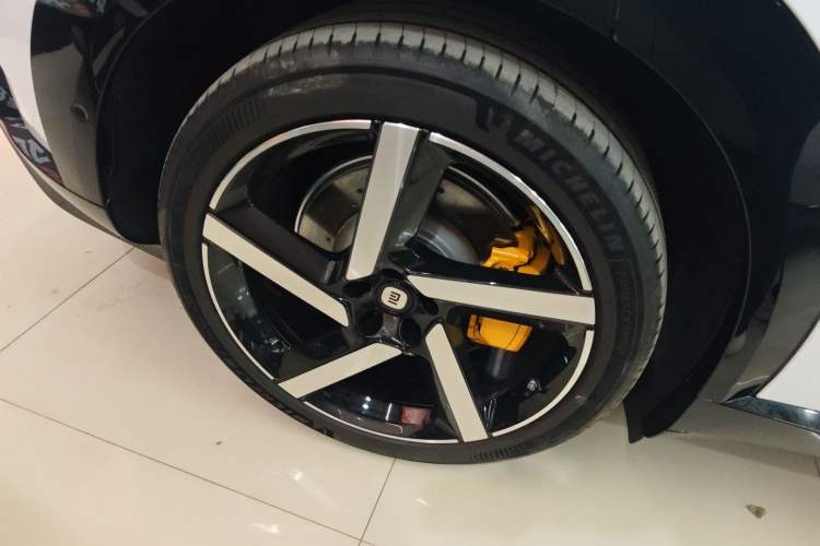 Used Xiaomi Auto YU7 2025 Ultra-Long Range High-Performance All-Wheel-Drive Max Edition Exterior 8