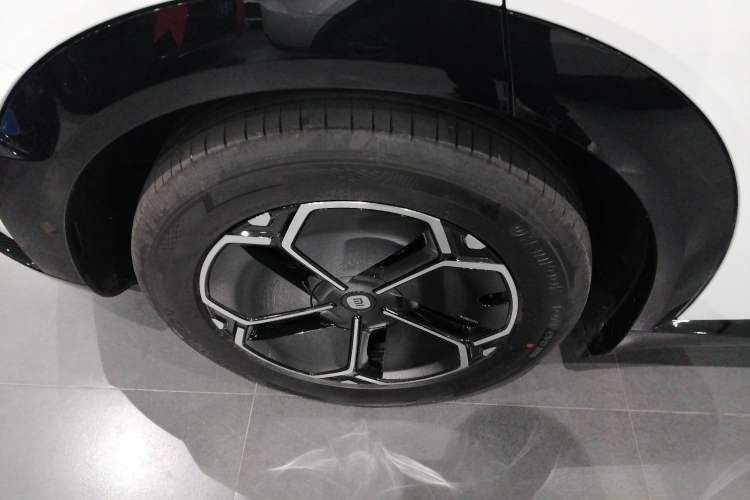 Used Xiaomi Auto YU7 2025 Ultra-Long Range Rear-Wheel Drive Version Exterior 8