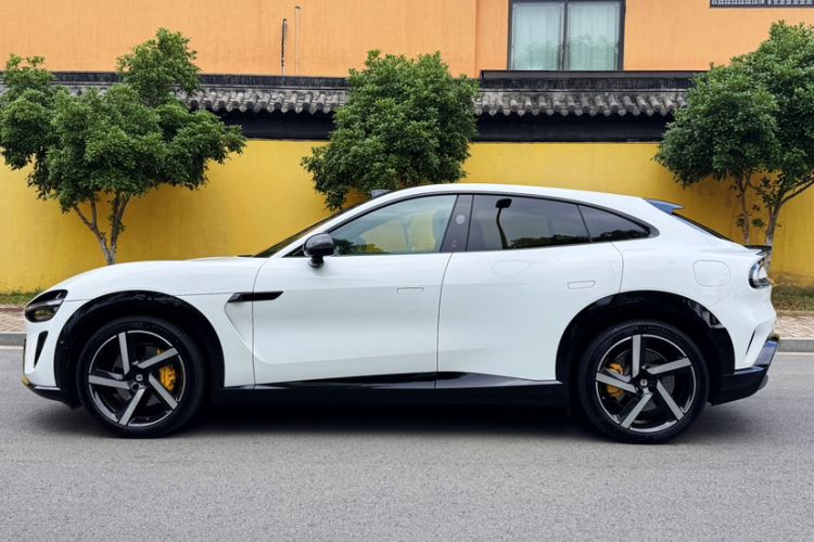 Used Xiaomi Auto YU7 2025 Ultra-Long Range High-Performance All-Wheel-Drive Max Edition Exterior 9