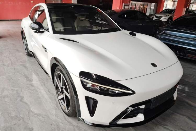 Used Xiaomi Auto YU7 2025 Ultra-Long Range High-Performance All-Wheel-Drive Max Edition Front Right 45 Deg