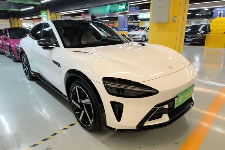 Used Xiaomi Auto YU7 2025 Ultra-Long Range High-Performance All-Wheel-Drive Max Edition Front Right 45 Deg
