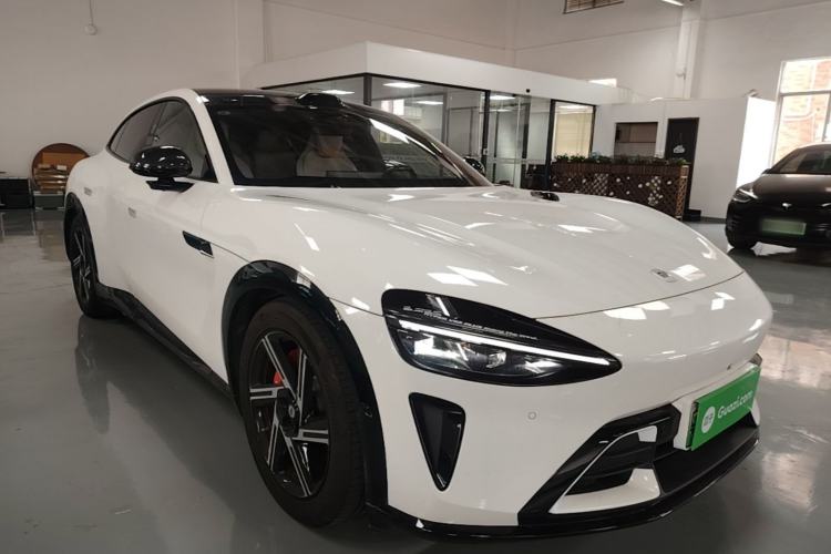 Used Xiaomi Auto YU7 2025 Ultra-Long Range High-Performance All-Wheel-Drive Max Edition Front Right 45 Deg