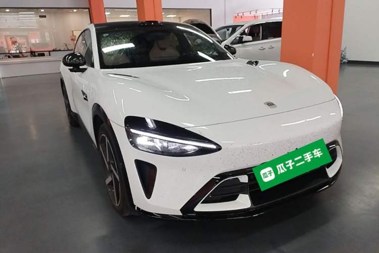 Used Xiaomi Auto YU7 2025 Ultra-Long Range High-Performance All-Wheel-Drive Max Edition Front Right 45 Deg