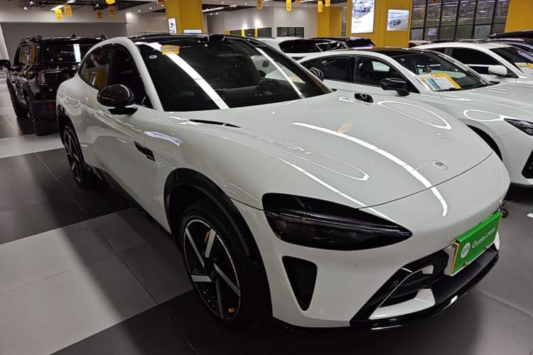 Used Xiaomi Auto YU7 2025 Ultra-Long Range High-Performance All-Wheel-Drive Max Edition Front Right 45 Deg