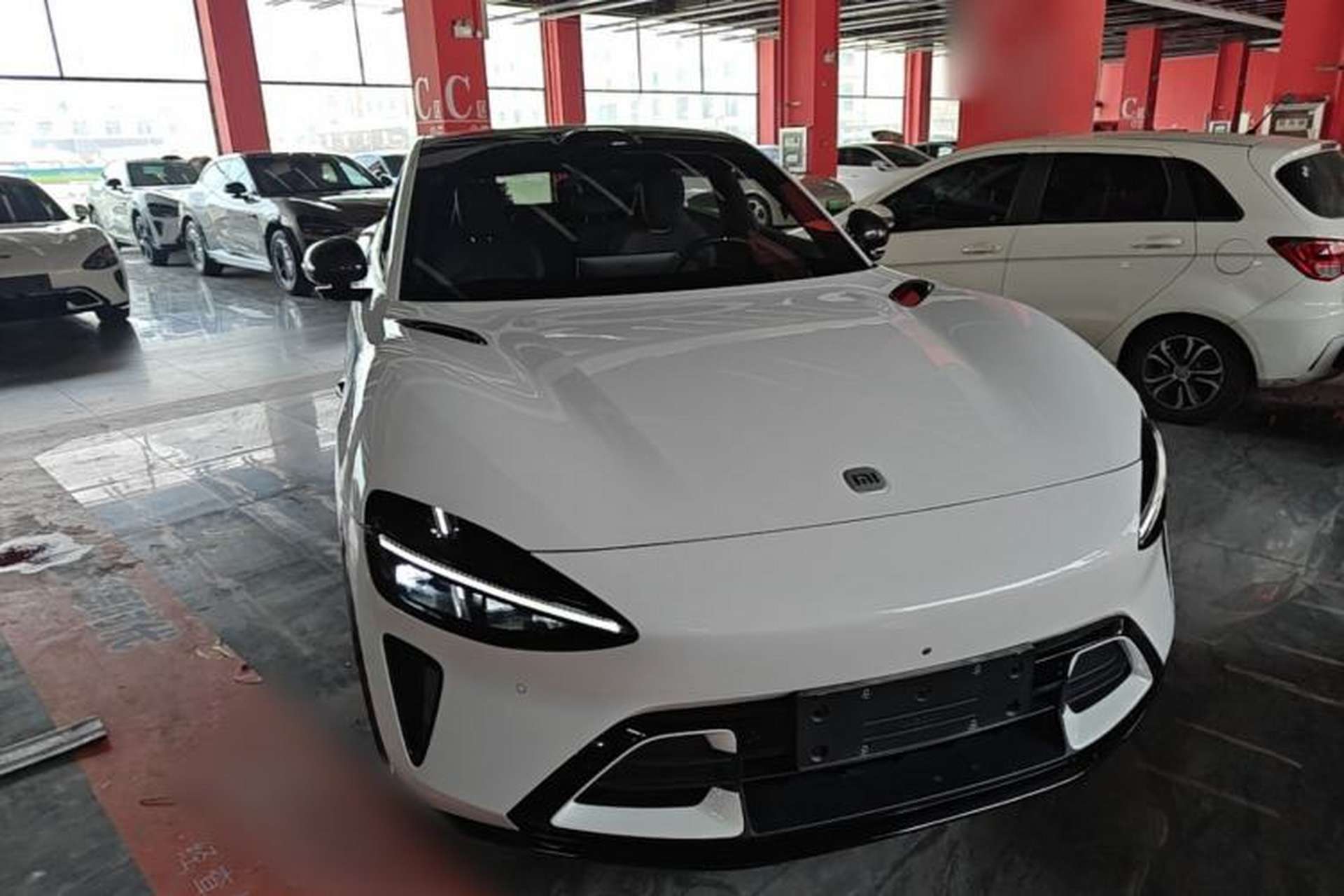 Used Xiaomi Auto YU7 2025 Ultra-Long Range High-Performance All-Wheel-Drive Max Edition Front Right 45 Deg