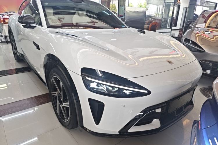 Used Xiaomi Auto YU7 2025 Ultra-Long Range High-Performance All-Wheel-Drive Max Edition Front Right 45 Deg