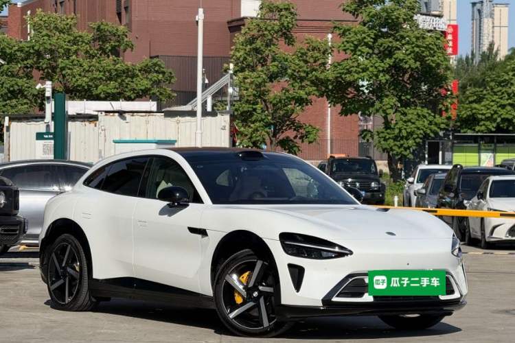 Used Xiaomi Auto YU7 2025 Ultra-Long Range High-Performance All-Wheel-Drive Max Edition Front Right 45 Deg