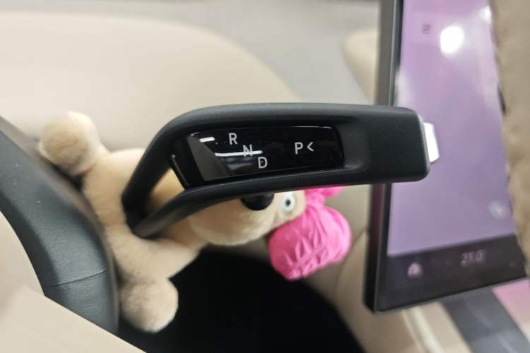 Used Xiaomi Auto YU7 2025 Ultra-Long Range High-Performance All-Wheel-Drive Max Edition Gear Lever