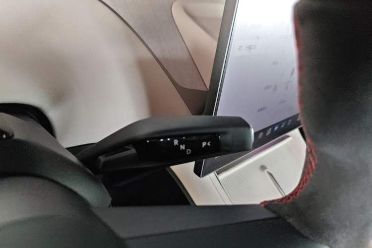 Used Xiaomi Auto YU7 2025 Ultra-Long Range High-Performance All-Wheel-Drive Max Edition Gear Lever