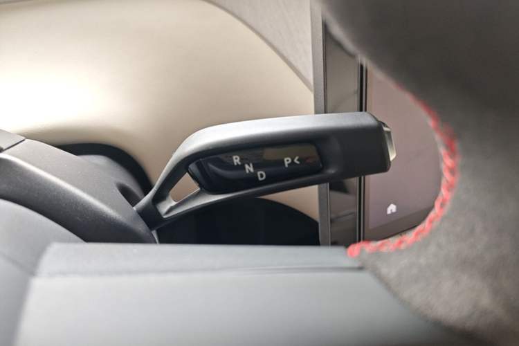 Used Xiaomi Auto YU7 2025 Ultra-Long Range High-Performance All-Wheel-Drive Max Edition Gear Lever
