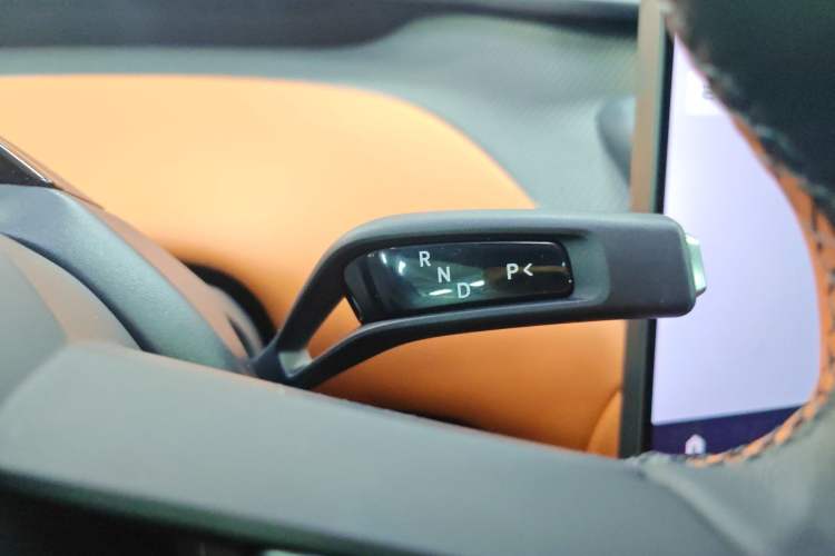 Used Xiaomi Auto YU7 2025 Ultra-Long Range High-Performance All-Wheel-Drive Max Edition Gear Lever