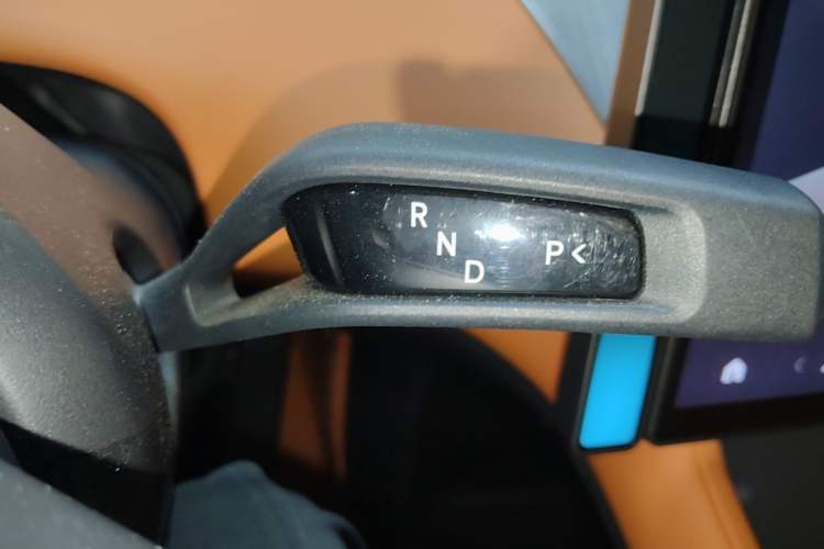 Used Xiaomi Auto YU7 2025 Ultra-Long Range High-Performance All-Wheel-Drive Max Edition Gear Lever