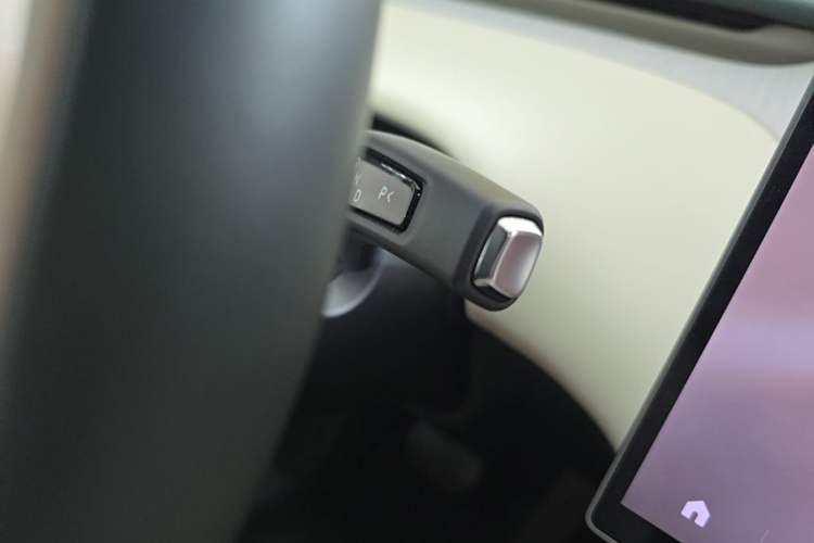 Used Xiaomi Auto YU7 2025 Ultra-Long Range High-Performance All-Wheel-Drive Max Edition Gear Lever