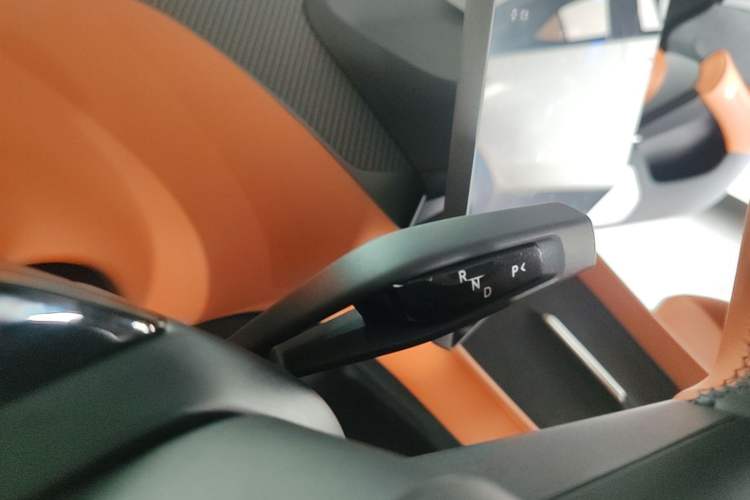 Used Xiaomi Auto YU7 2025 Ultra-Long Range High-Performance All-Wheel-Drive Max Edition Gear Lever
