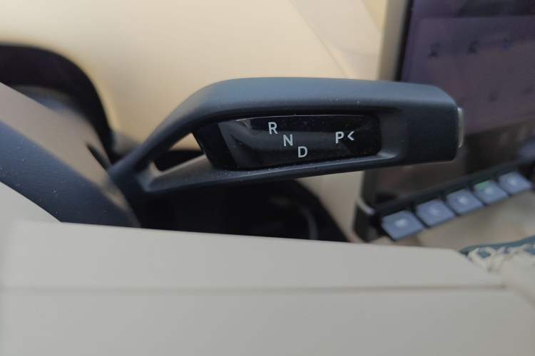 Used Xiaomi Auto YU7 2025 Ultra-Long Range All-Wheel Drive Pro Version Gear Lever
