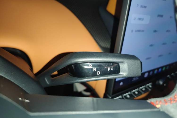 Used Xiaomi Auto YU7 2025 Ultra-Long Range High-Performance All-Wheel-Drive Max Edition Gear Lever