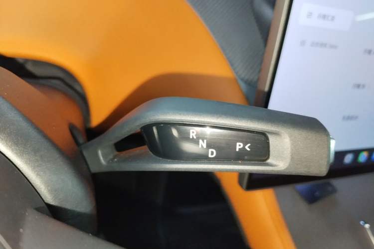 Used Xiaomi Auto YU7 2025 Ultra-Long Range High-Performance All-Wheel-Drive Max Edition Gear Lever