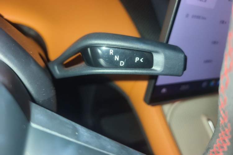 Used Xiaomi Auto YU7 2025 Ultra-Long Range High-Performance All-Wheel-Drive Max Edition Gear Lever