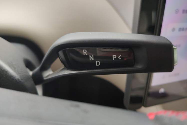 Used Xiaomi Auto YU7 2025 Ultra-Long Range High-Performance All-Wheel-Drive Max Edition Gear Lever