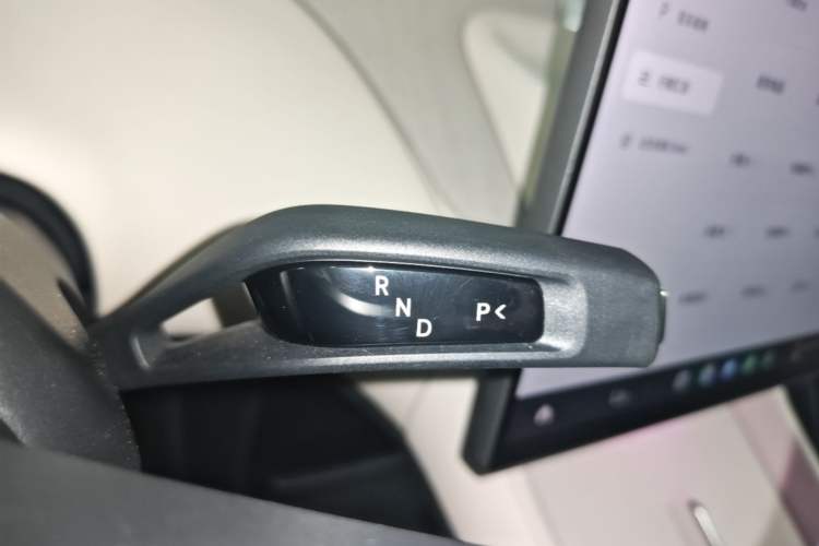 Used Xiaomi Auto YU7 2025 Ultra-Long Range High-Performance All-Wheel-Drive Max Edition Gear Lever