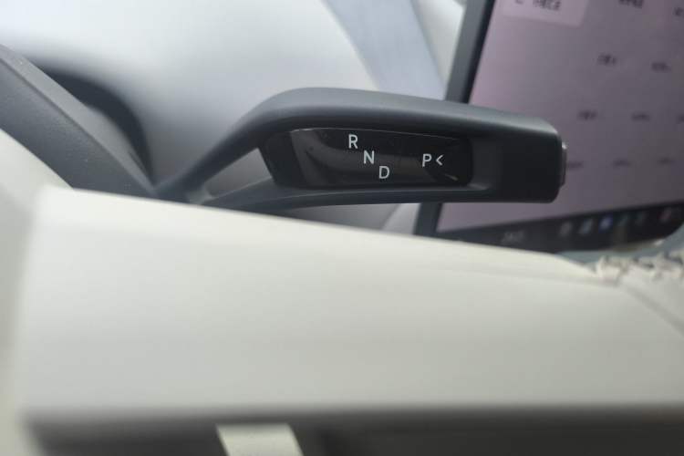 Used Xiaomi Auto YU7 2025 Ultra-Long Range Rear-Wheel Drive Version Gear Lever
