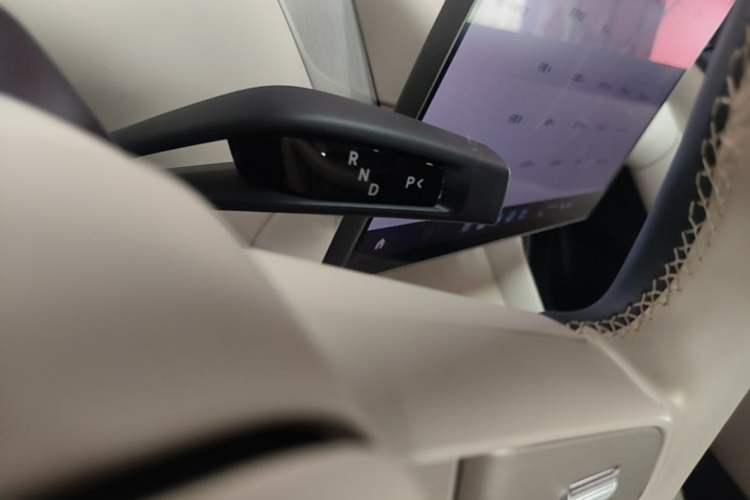 Used Xiaomi Auto YU7 2025 Ultra-Long Range High-Performance All-Wheel-Drive Max Edition Gear Lever