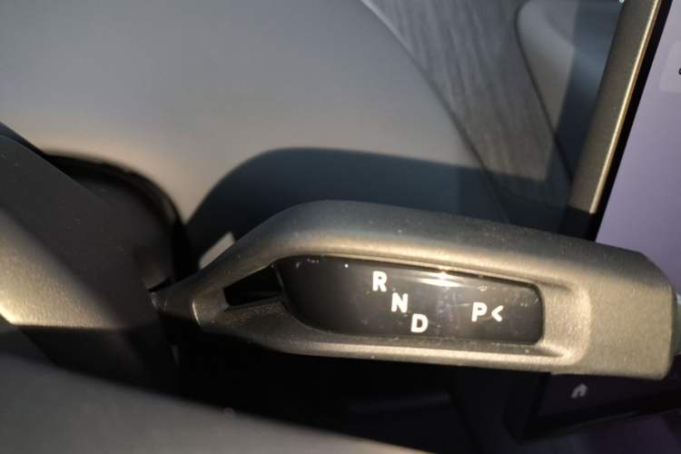 Used Xiaomi Auto YU7 2025 Ultra-Long Range All-Wheel Drive Pro Version Gear Lever