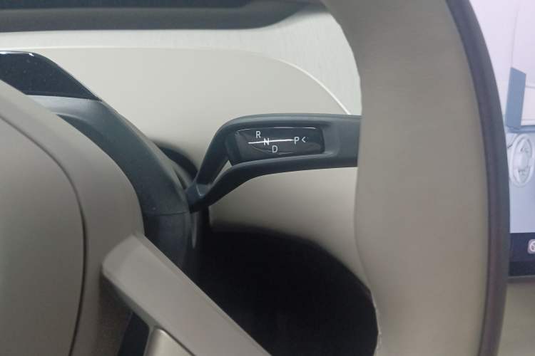 Used Xiaomi Auto YU7 2025 Ultra-Long Range High-Performance All-Wheel-Drive Max Edition Gear Lever