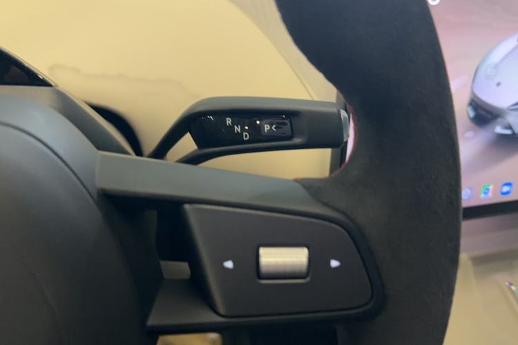 Used Xiaomi Auto YU7 2025 Ultra-Long Range High-Performance All-Wheel-Drive Max Edition Gear Lever