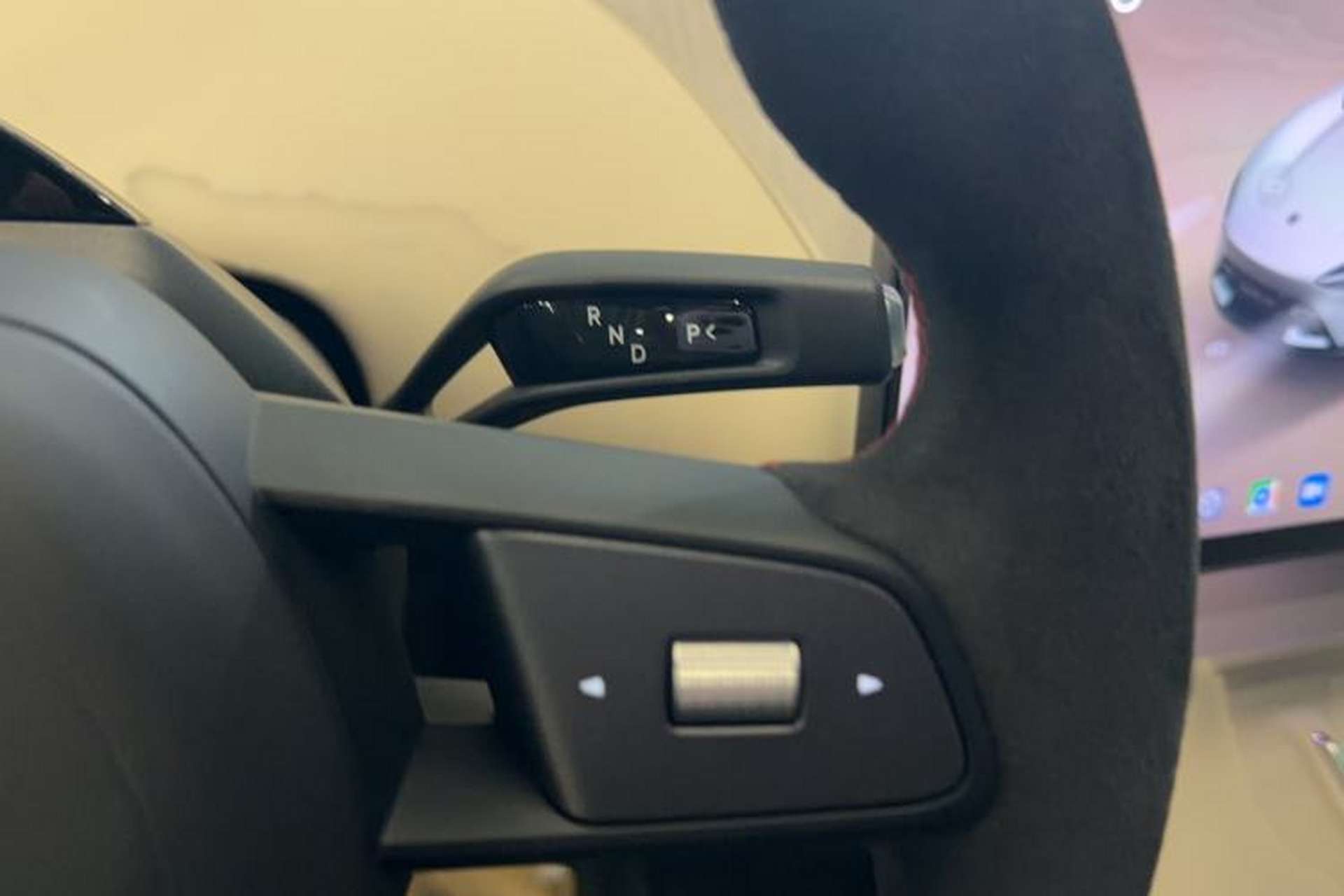 Used Xiaomi Auto YU7 2025 Ultra-Long Range High-Performance All-Wheel-Drive Max Edition Gear Lever