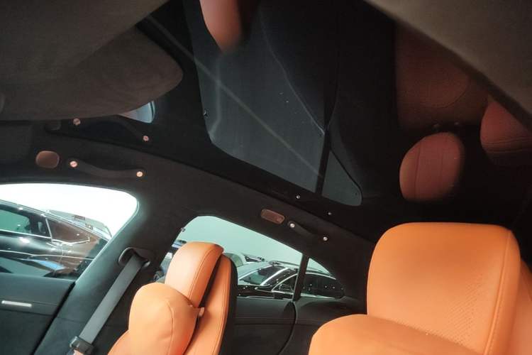 Used Xiaomi Auto YU7 2025 Ultra-Long Range High-Performance All-Wheel-Drive Max Edition Headliner