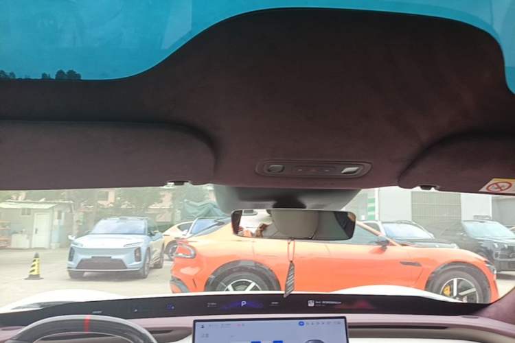 Used Xiaomi Auto YU7 2025 Ultra-Long Range High-Performance All-Wheel-Drive Max Edition Headliner