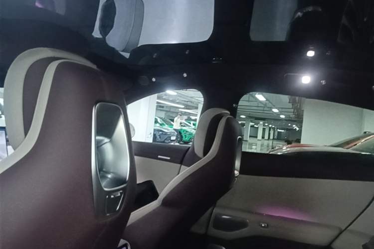 Used Xiaomi Auto YU7 2025 Ultra-Long Range Rear-Wheel Drive Version Headliner