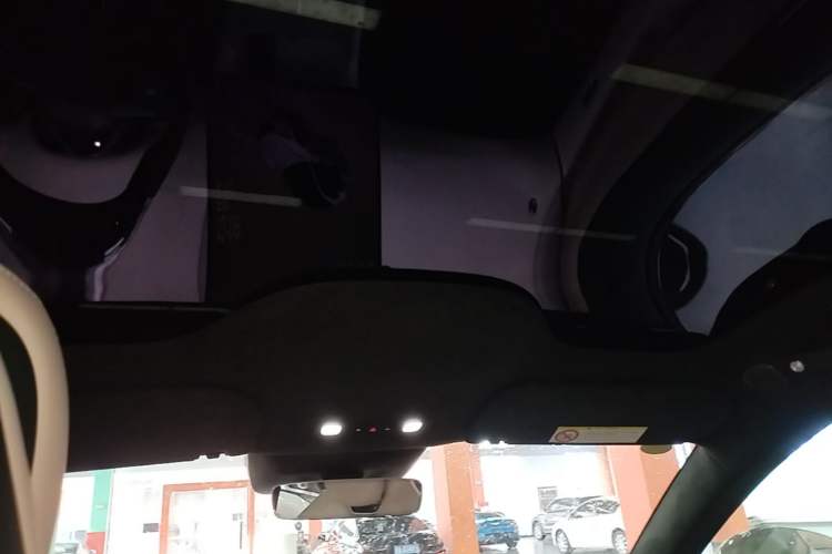 Used Xiaomi Auto YU7 2025 Ultra-Long Range High-Performance All-Wheel-Drive Max Edition Headliner