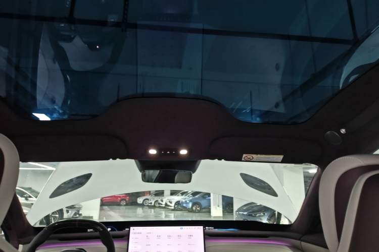 Used Xiaomi Auto YU7 2025 Ultra-Long Range High-Performance All-Wheel-Drive Max Edition Headliner