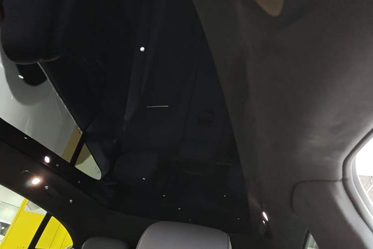 Used Xiaomi Auto YU7 2025 Ultra-Long Range High-Performance All-Wheel-Drive Max Edition Headliner