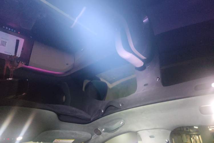 Used Xiaomi Auto YU7 2025 Ultra-Long Range High-Performance All-Wheel-Drive Max Edition Headliner