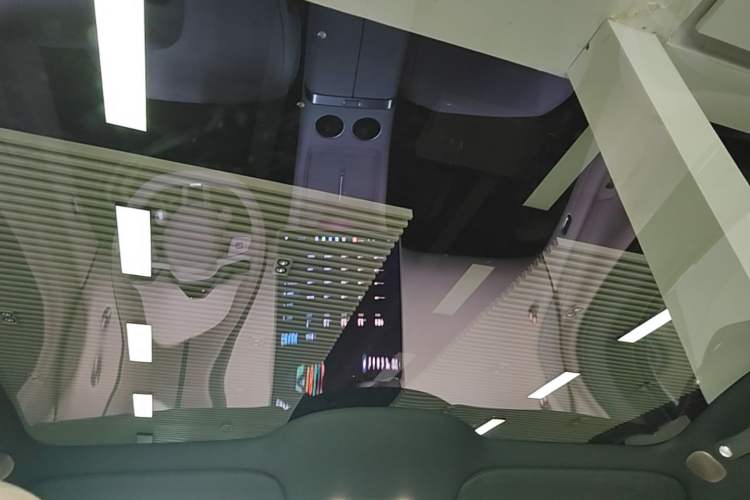 Used Xiaomi Auto YU7 2025 Ultra-Long Range Rear-Wheel Drive Version Headliner
