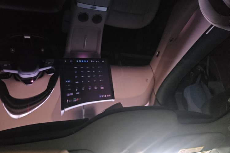 Used Xiaomi Auto YU7 2025 Ultra-Long Range High-Performance All-Wheel-Drive Max Edition Headliner