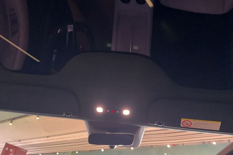 Used Xiaomi Auto YU7 2025 Ultra-Long Range High-Performance All-Wheel-Drive Max Edition Headliner