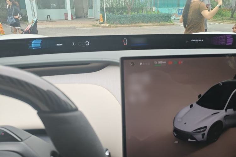 Used Xiaomi Auto YU7 2025 Ultra-Long Range High-Performance All-Wheel-Drive Max Edition Instrument Cluster