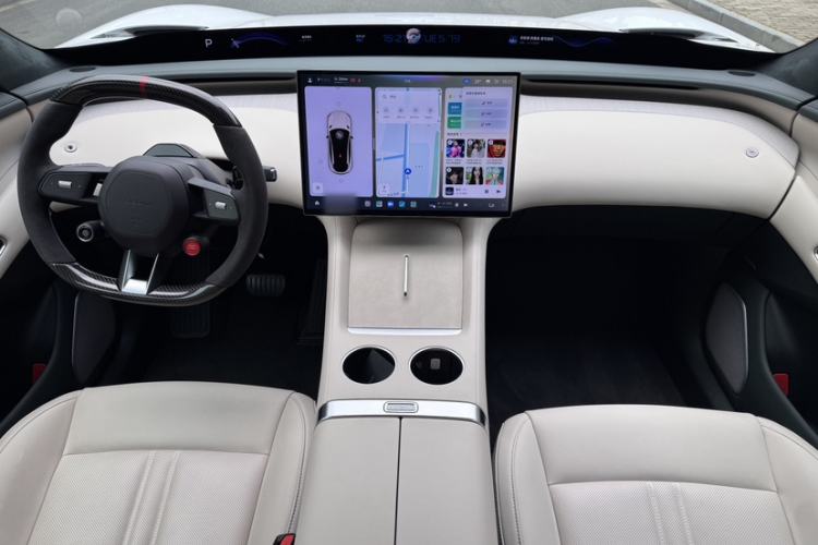 Used Xiaomi Auto YU7 2025 Ultra-Long Range High-Performance All-Wheel-Drive Max Edition Interior 1