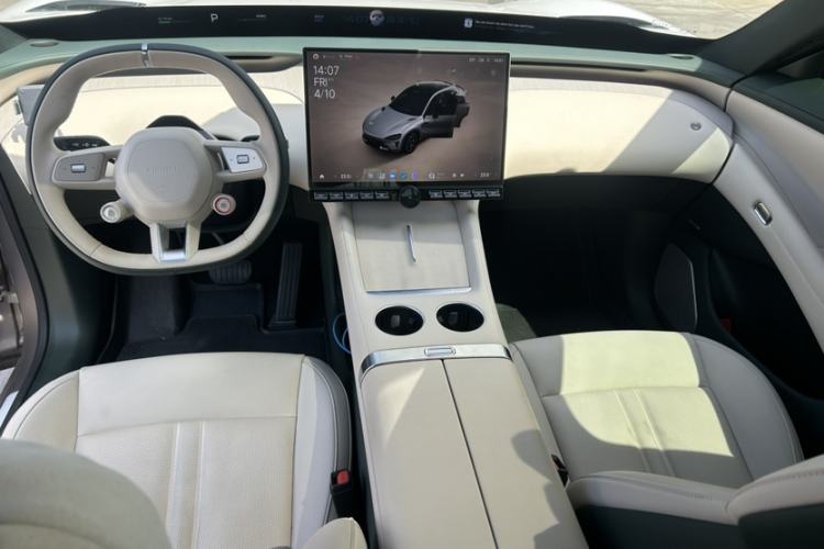 Used Xiaomi Auto YU7 2025 Ultra-Long Range Rear-Wheel Drive Version Interior 1