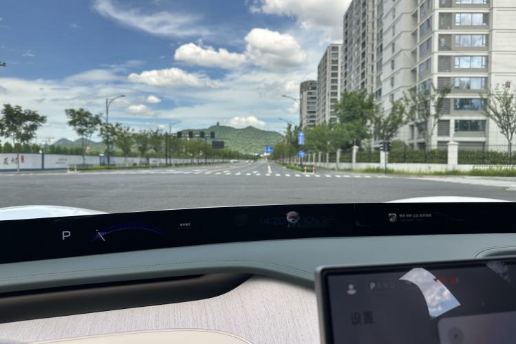 Used Xiaomi Auto YU7 2025 Ultra-Long Range High-Performance All-Wheel-Drive Max Edition Interior 10