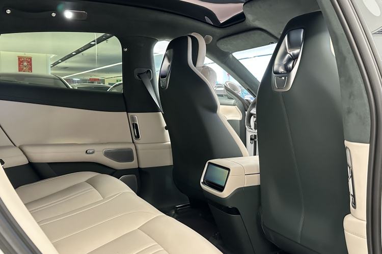 Used Xiaomi Auto YU7 2025 Ultra-Long Range High-Performance All-Wheel-Drive Max Edition Interior 11