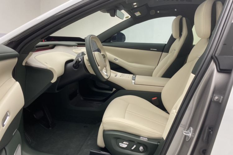 Used Xiaomi Auto YU7 2025 Ultra-Long Range Rear-Wheel Drive Version Interior 2