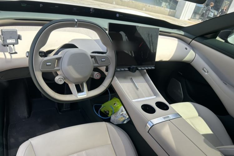 Used Xiaomi Auto YU7 2025 Ultra-Long Range Rear-Wheel Drive Version Interior 2