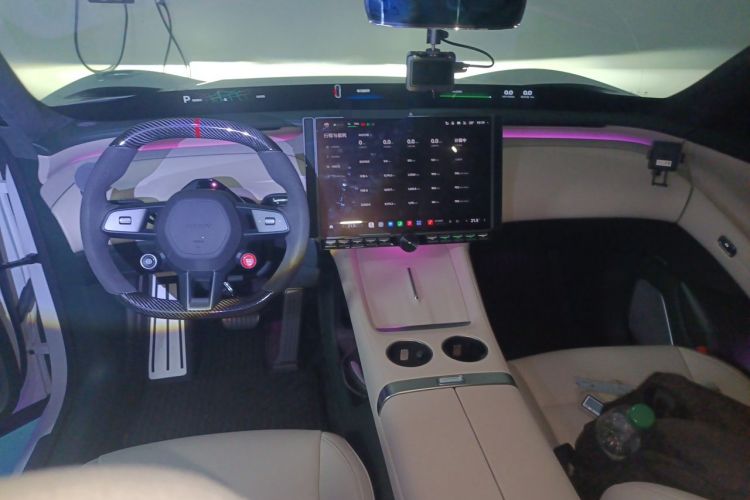 Used Xiaomi Auto YU7 2025 Ultra-Long Range High-Performance All-Wheel-Drive Max Edition Interior 2