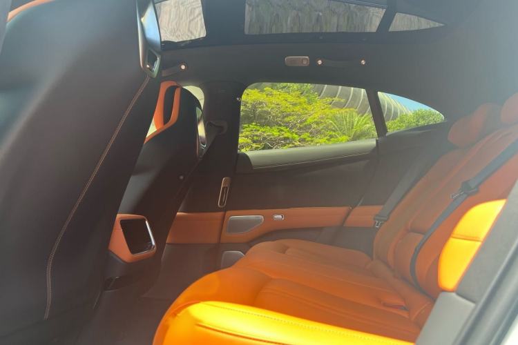 Used Xiaomi Auto YU7 2025 Ultra-Long Range High-Performance All-Wheel-Drive Max Edition Interior 2