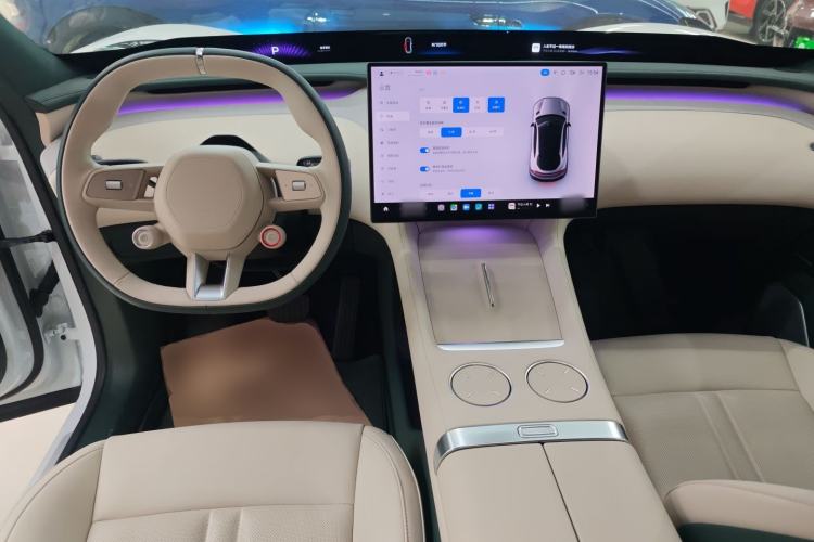 Used Xiaomi Auto YU7 2025 Ultra-Long Range High-Performance All-Wheel-Drive Max Edition Interior 2
